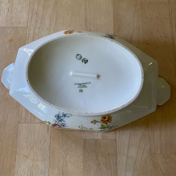 F Legrand et Cie Limoges France circa 1920 9” porcelain serving dish with lid. - Picture 9 of 11